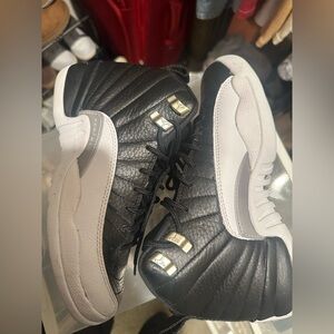 Jordan 12 Playoffs Kids 5Y. Men’s 5. Women’s 6.5
